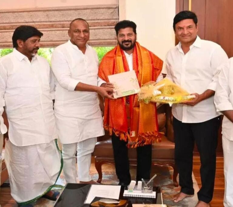 సీఎం రేవంత్ రెడ్డిని మనమరాలు పెళ్లికి ఆహ్వానించిన మాజీ మంత్రి మల్లారెడ్డి