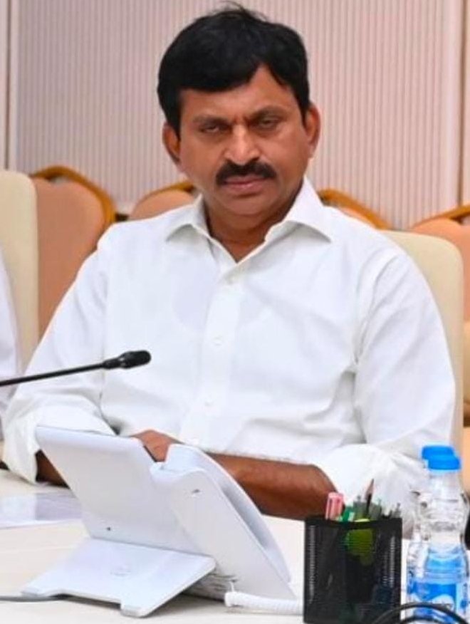 వీఆర్వోలు తిరిగి విధుల్లోకి మంత్రి పొంగులేటి